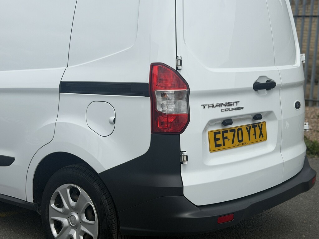 Ford Transit Courier Tdci 100Ps Limited Euro 6 With 15 Alloys, 1 Owner White #14