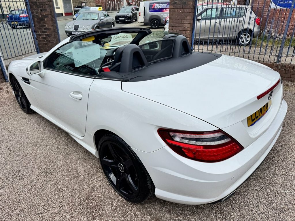 Mercedes-Benz SLK 2.1L Amg Sport White #4