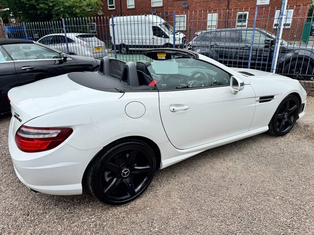 Mercedes-Benz SLK 2.1L Amg Sport White #3