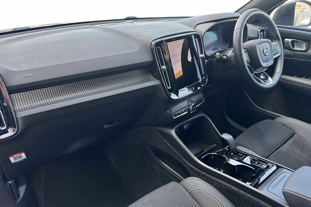Volvo XC40 Plus, B3 Mild Hybrid, Dark RF25DWE Black #4