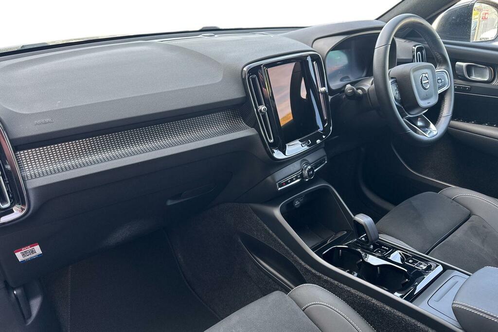 Volvo XC40 Plus, B3 Mild Hybrid, Dark RF25DWE Black #3