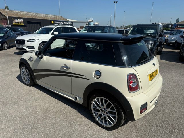 Mini Hatch Cooper Sd Hatchback White #4