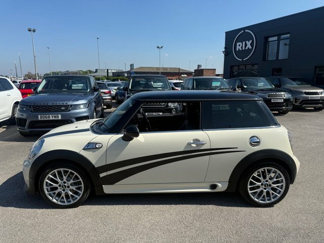 Mini Hatch Cooper Sd Hatchback White #3