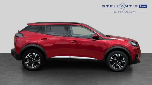 Peugeot 2008 1.2 Puretech Allure Premium Suv Red #2