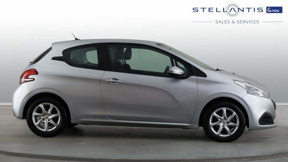 Peugeot 208 1.2 Puretech Active Hatchback Eu  #4