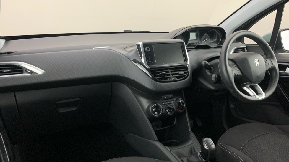 Peugeot 208 1.2 Puretech Active Hatchback Eu  #2
