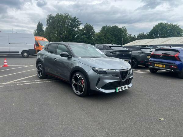 Alfa Romeo Junior 54Kwh Elettrica Veloce Suv 280 #2