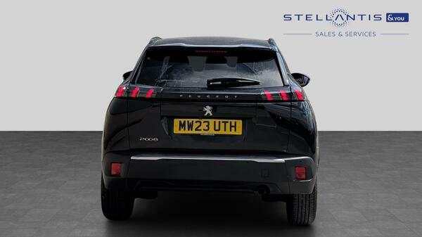 Peugeot 2008 1.2 Puretech Allure Premium Suv Manua #4