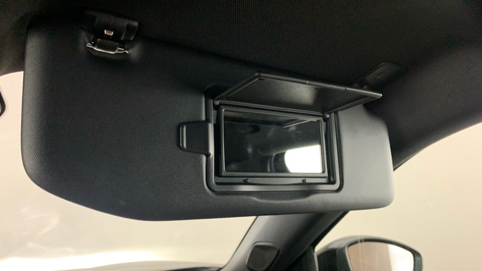 Peugeot 2008 1.2 Puretech 130 Allure Eat8 Blue #38