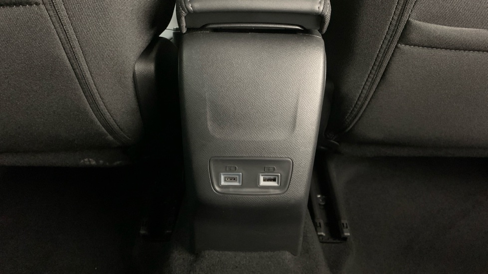 Peugeot 2008 1.2 Puretech 130 Allure Eat8 Blue #29