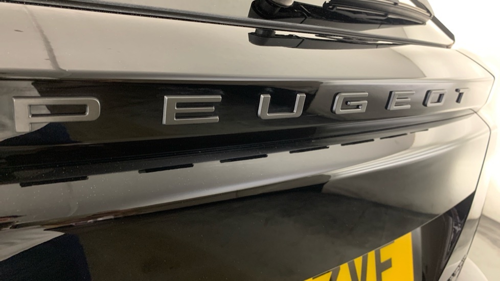 Peugeot 2008 1.2 Puretech 130 Allure Eat8 Blue #57