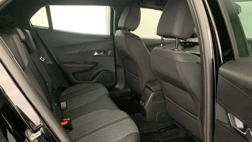 Peugeot 2008 1.2 Puretech 130 Allure Eat8 Blue #59