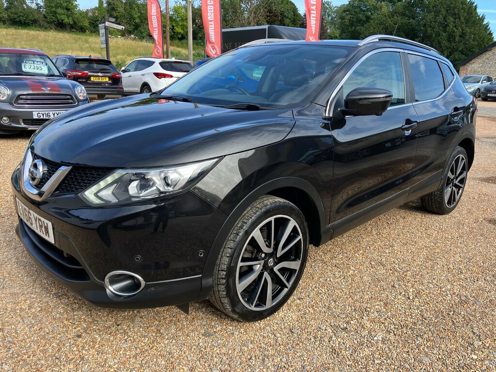 Nissan Qashqai 1.2 Tekna. Family Suv. High Spec. Leather. Sat Nav LV66YRW Black