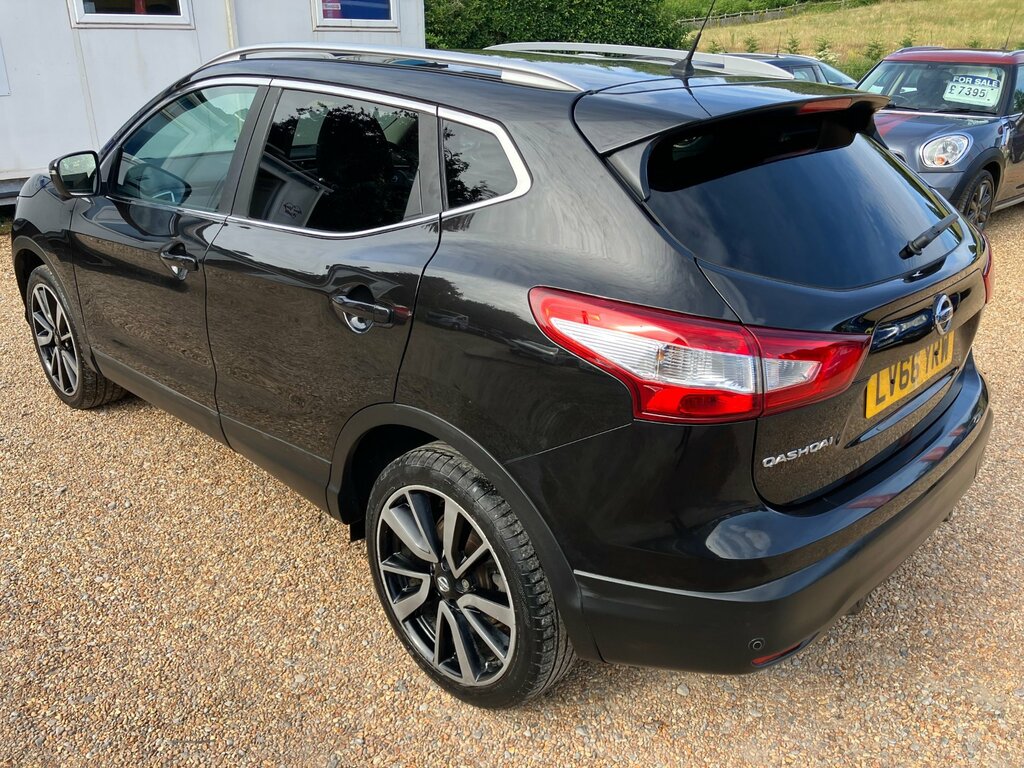 Nissan Qashqai 1.2 Tekna. Family Suv. High Spec. Leather. Sat Nav LV66YRW Black #3