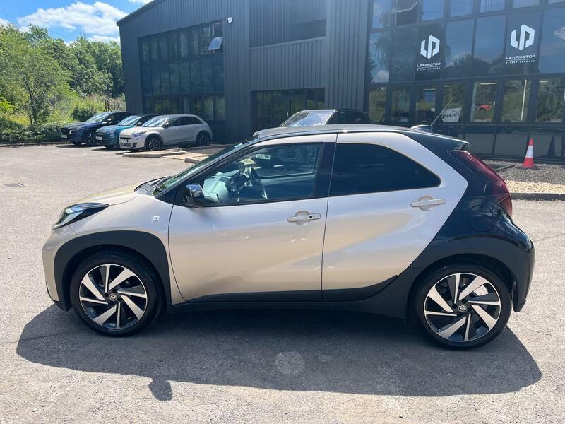 Toyota Aygo X Automatic Beige #6