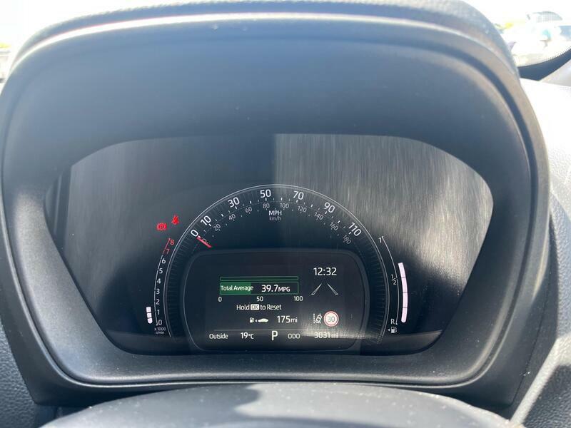 Toyota Aygo X 1.0 Vvt-i Edge Black #12