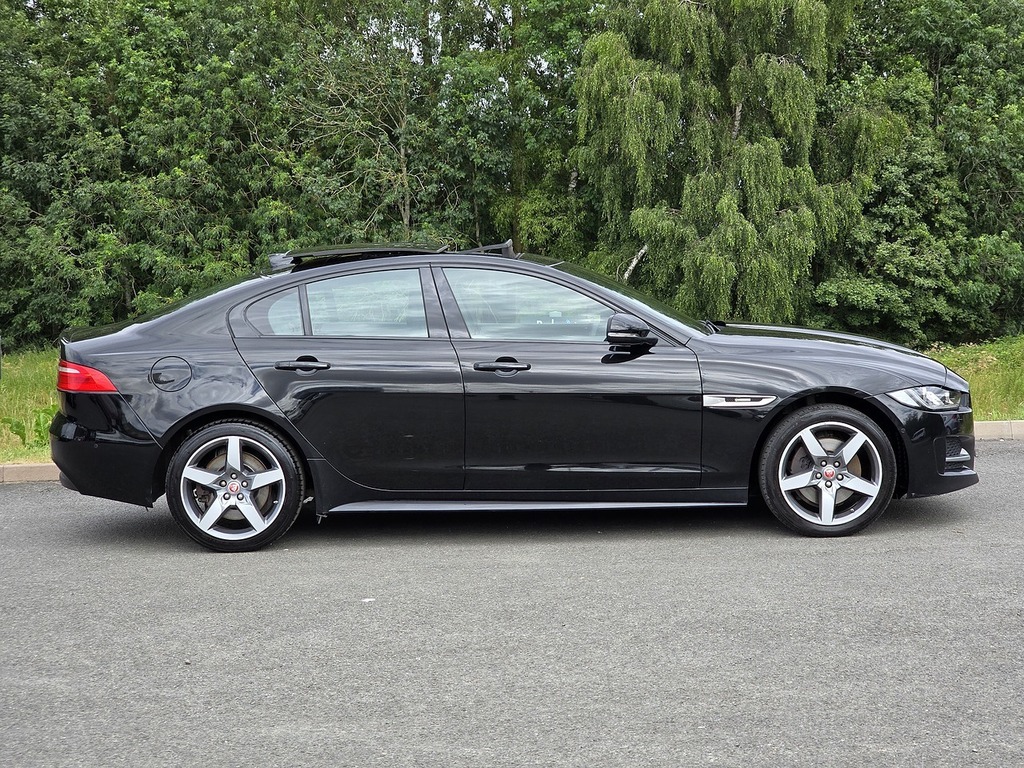 Jaguar XE D R-sport Black #5