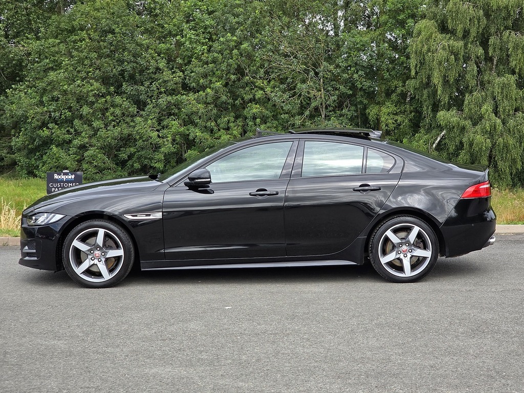 Jaguar XE D R-sport Black #6