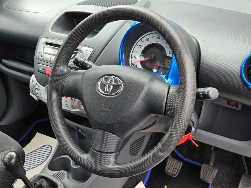 Toyota Aygo 1.0 Vvt-i Black Hatchback Black #18
