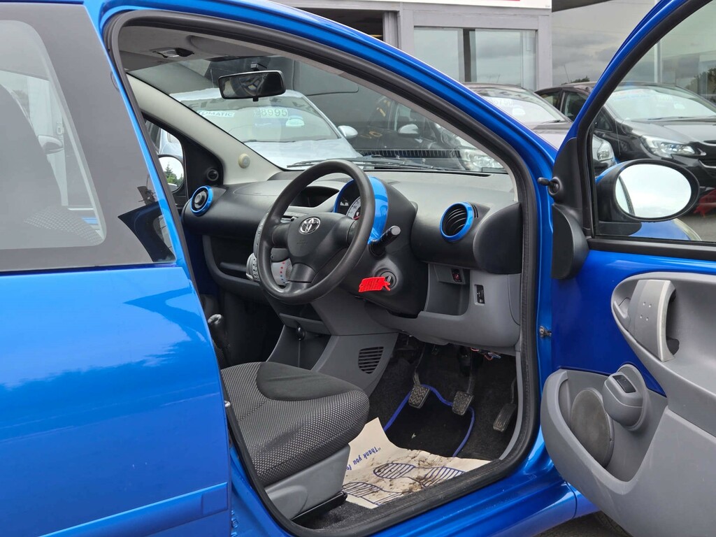 Toyota Aygo 1.0 Vvt-i Black Hatchback Black #17