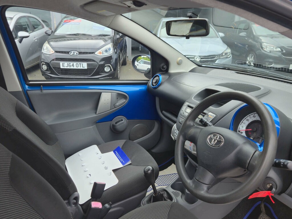 Toyota Aygo 1.0 Vvt-i Black Hatchback Black #19