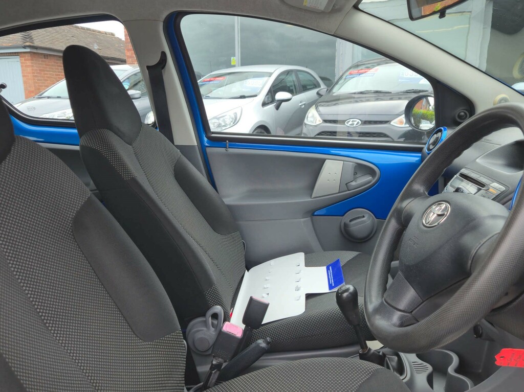 Toyota Aygo 1.0 Vvt-i Black Hatchback Black #20