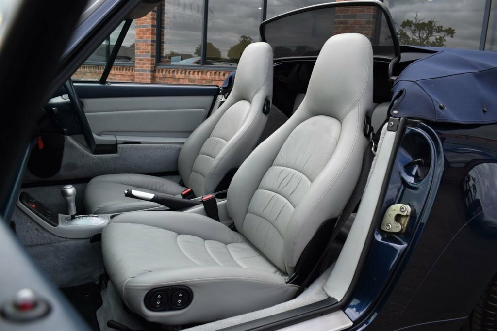 Porsche 911 3.6 993 Carrera Coupe Tiptronic S 272 Grey #26