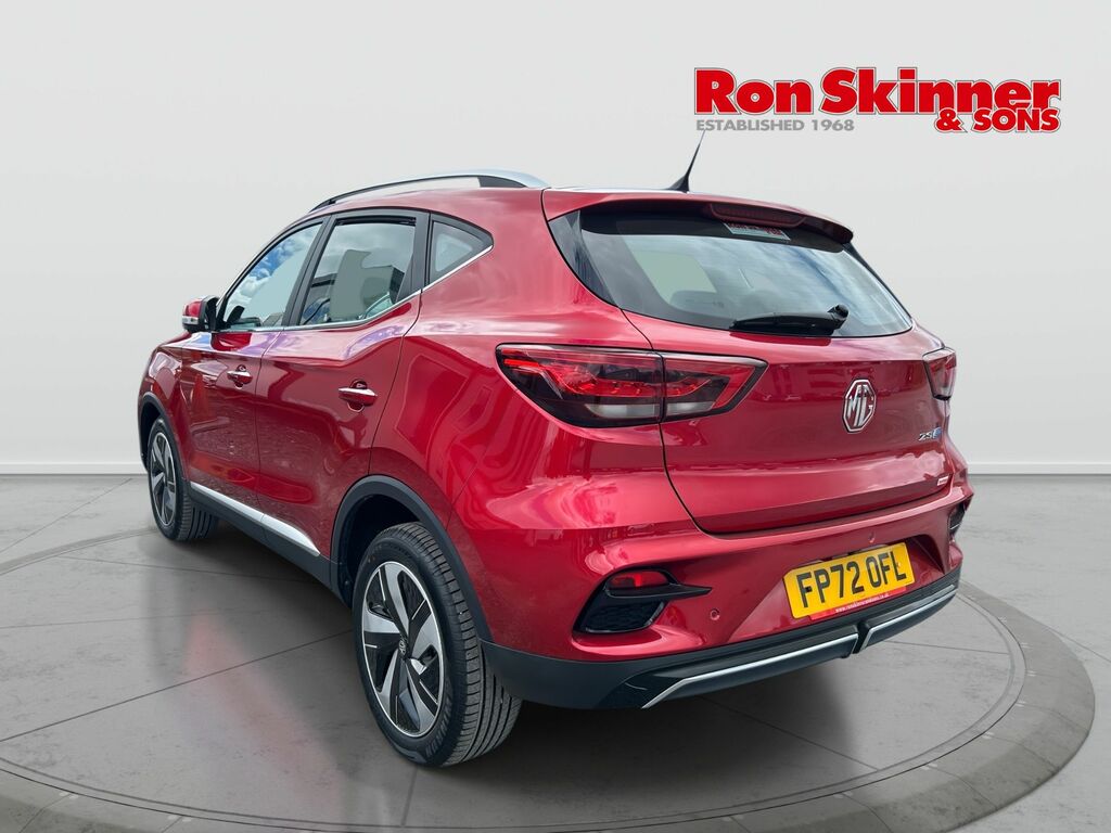 MG ZS 51.1Kwh Trophy Suv 176 Ps Red #3