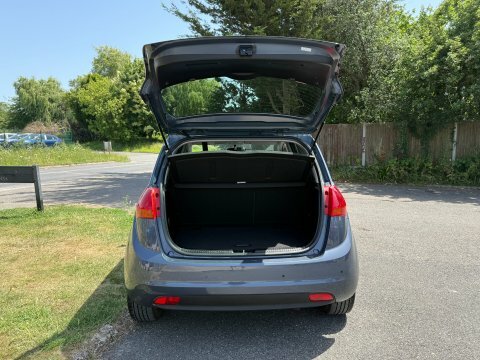 Kia Venga 1.6 4 Mpv Euro 6 123 Bhp White #35