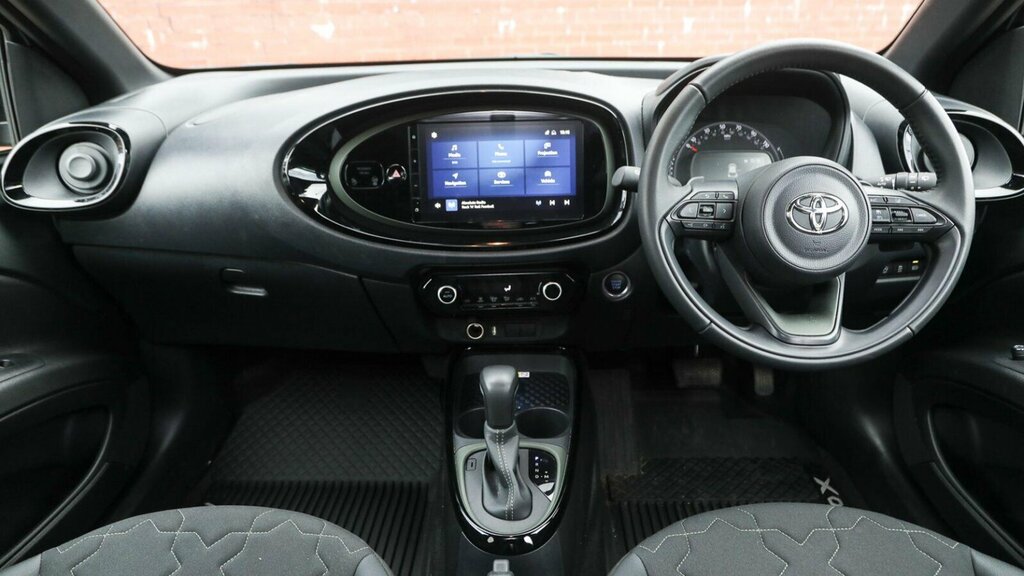 Toyota Aygo X 1.0 Vvt-i Exclusive X-shift Euro 6 Ss PY23EPA Green #5