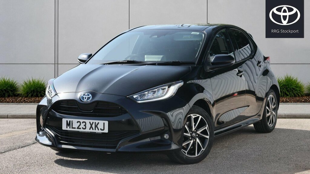 Toyota Yaris 1.5 Vvt-h Design E-cvt Euro 6 Ss ML23XKJ Black #3