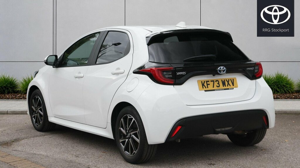 Toyota Yaris 1.5 Vvt-h Design E-cvt Euro 6 Ss KF73WXV White #4