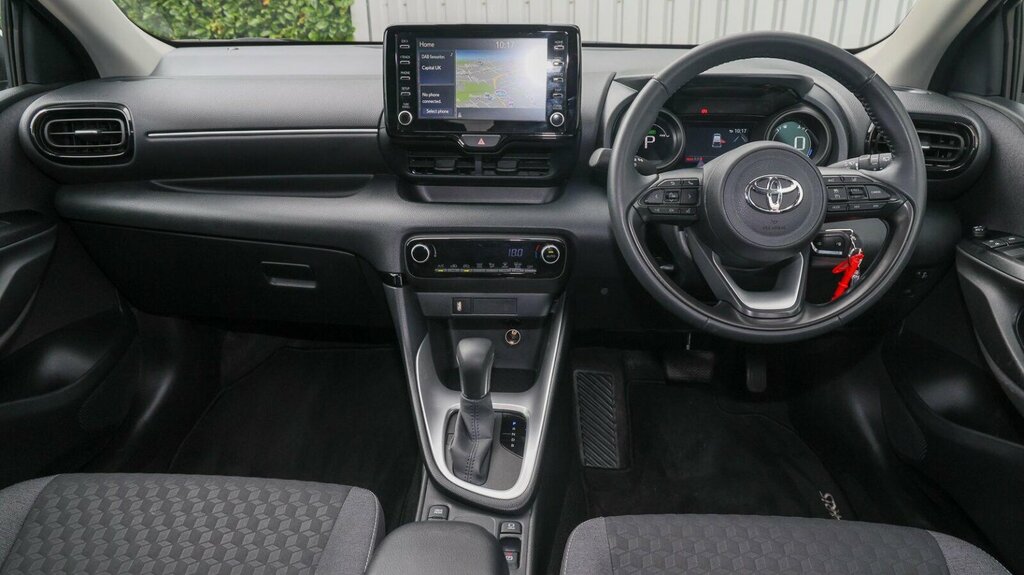 Toyota Yaris 1.5 Vvt-h Design E-cvt Euro 6 Ss KF73WXV White #6