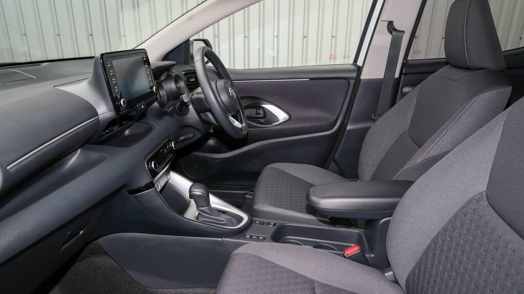 Toyota Yaris 1.5 Vvt-h Design E-cvt Euro 6 Ss KF73WXV White #5