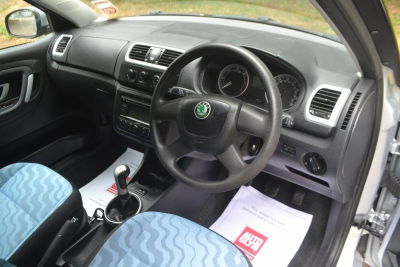 Skoda Fabia 1.2 Htp 6V 1 Hatchback 140 Gkm White #9