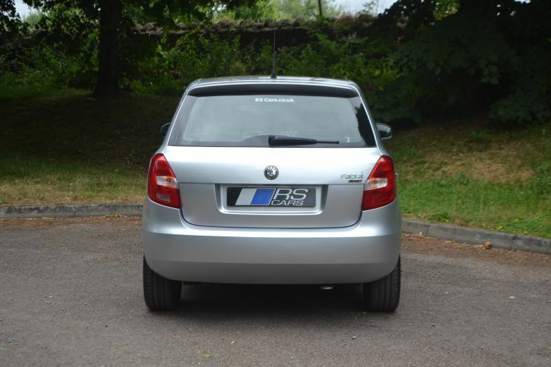 Skoda Fabia 1.2 Htp 6V 1 Hatchback 140 Gkm White #7