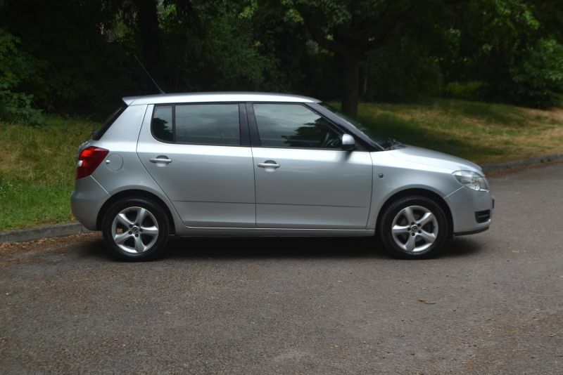 Skoda Fabia 1.2 Htp 6V 1 Hatchback 140 Gkm White #4
