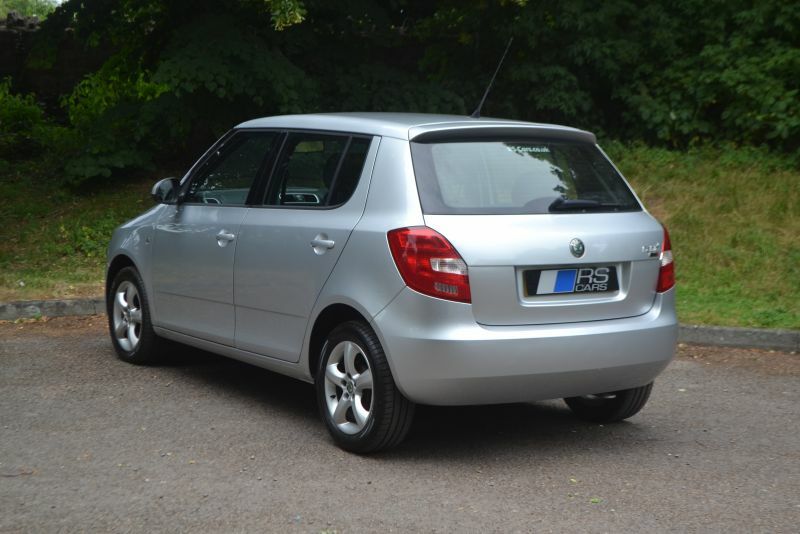 Skoda Fabia 1.2 Htp 6V 1 Hatchback 140 Gkm White #6