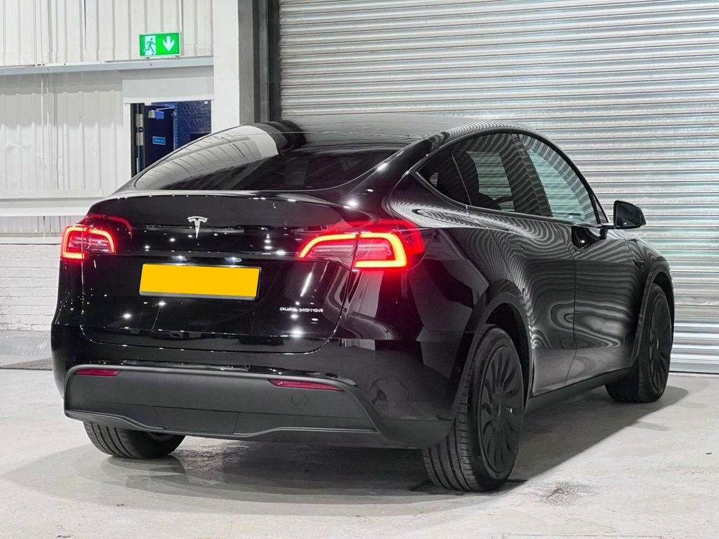 Tesla Model Y Suv Black #3
