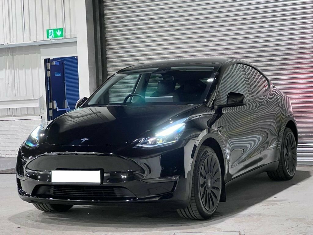 Tesla Model Y Suv Black