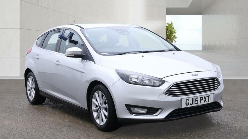 Ford Focus Hatchback 1.6 Titanium Powershift Euro 6 2015 Silver