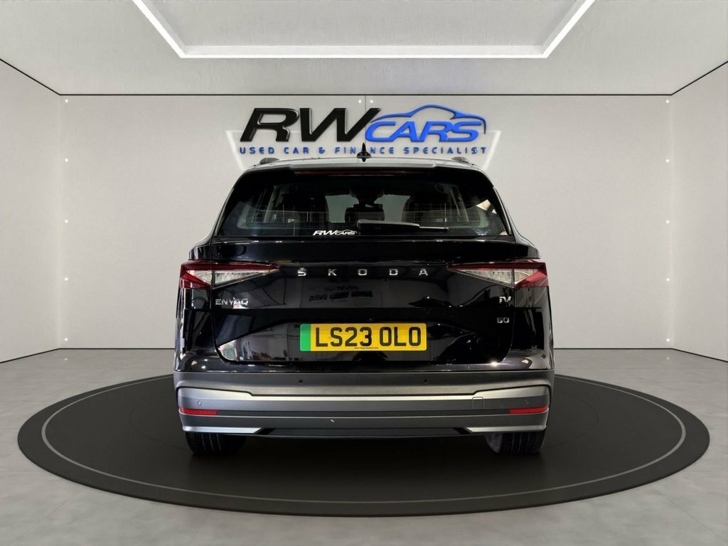 Skoda ENYAQ Suv Black #3