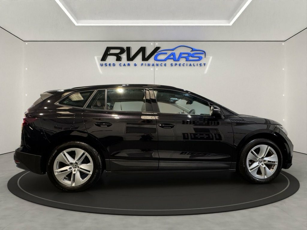 Skoda ENYAQ Suv Black #5