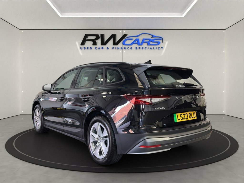Skoda ENYAQ Suv Black #2