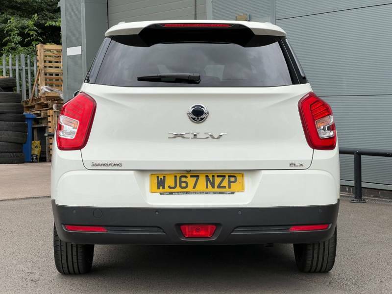 SsangYong Tivoli 1.6 D Elx White #4