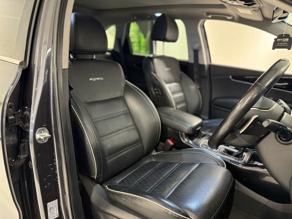 Kia Sorento Suv Grey #4