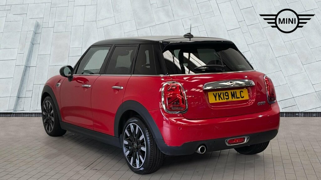 Mini Hatch 5-Door Hatch Cooper Exclusive YK19MLC Red #3