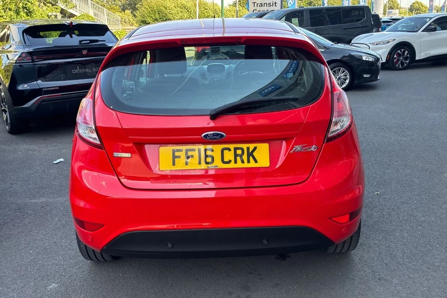Ford Fiesta Fiesta 1.0 Zetec 100Ps Red #4