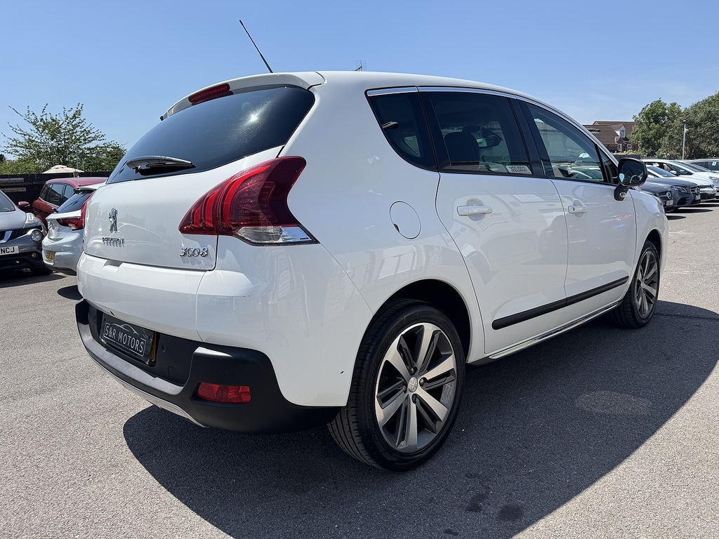 Peugeot 3008 Bluehdi Allure KM66LVN White #4