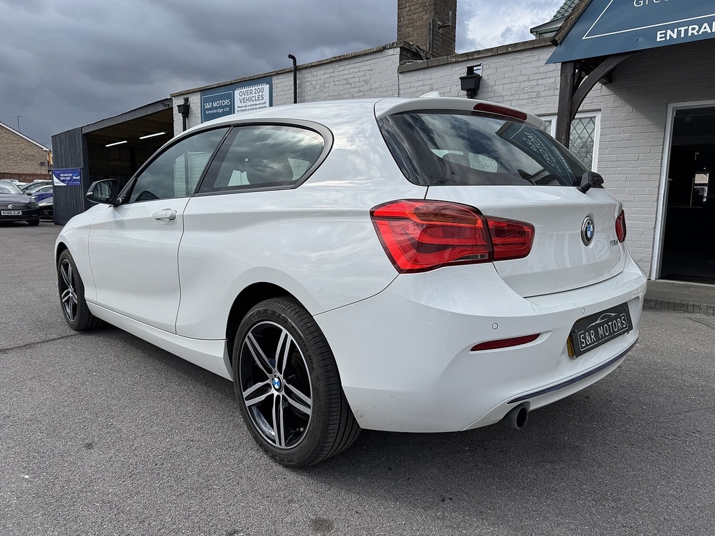 BMW 1 Series 118D Sport White #6